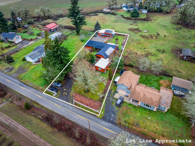 909 Curry Rd, Roseburg, OR for sale - Aerial - Image 1 of 109