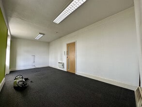 School Gdns, Shrewsbury to rent Interior Photo- Image 2 of 2