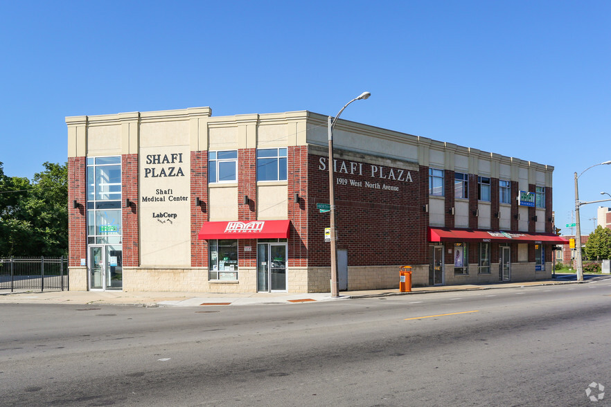 1919-1935 W North Ave, Milwaukee, WI for rent - Building Photo - Image 1 of 2