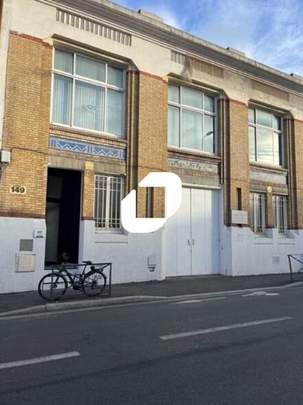 Office in Malakoff to rent - Building Photo - Image 1 of 18