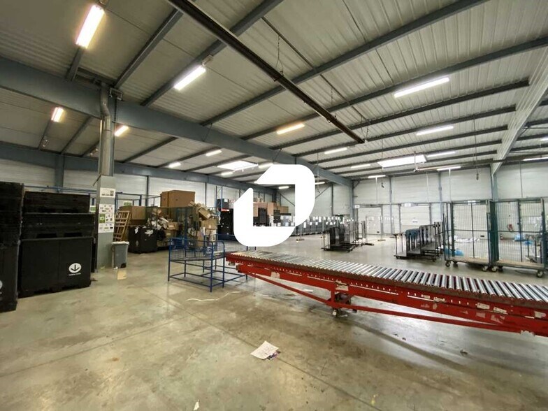 Industrial in Mitry-Mory to rent - Interior Photo - Image 2 of 8