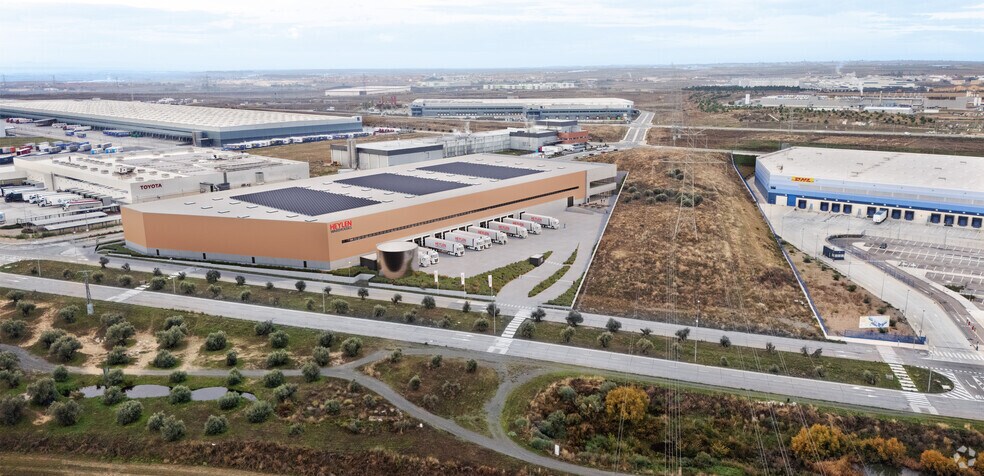 Industrial in Illescas, Toledo to rent - Primary Photo - Image 1 of 5