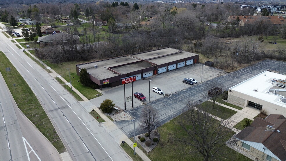 8512 W Forest Home Ave, Greenfield, WI for sale - Building Photo - Image 2 of 11