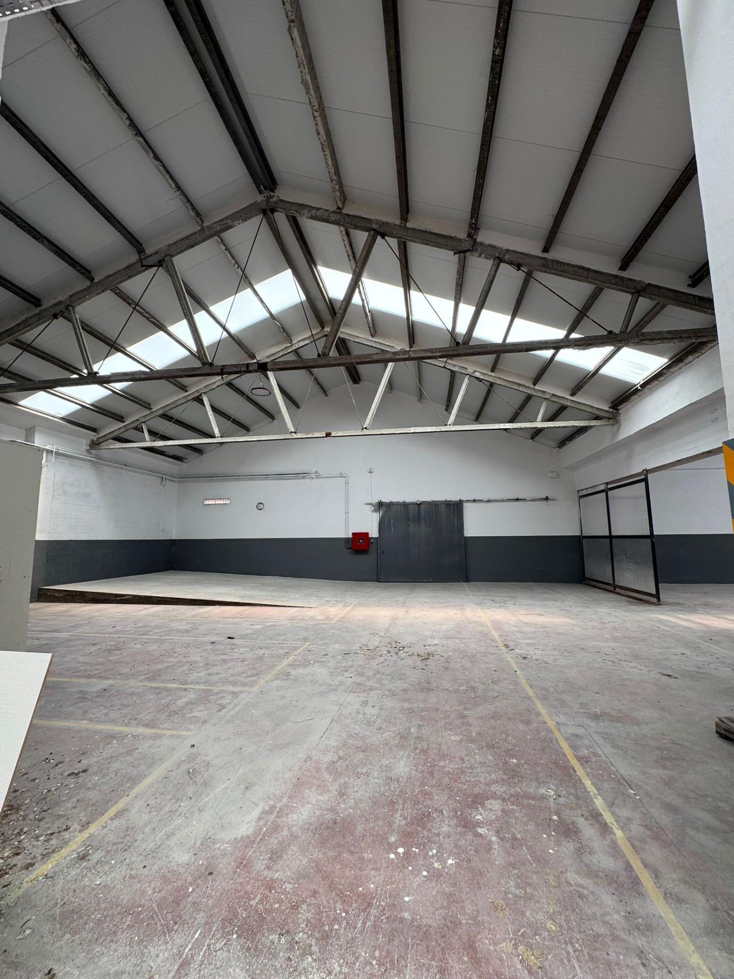Industrial in Barberà del Vallès, Barcelona to rent Primary Photo- Image 1 of 4