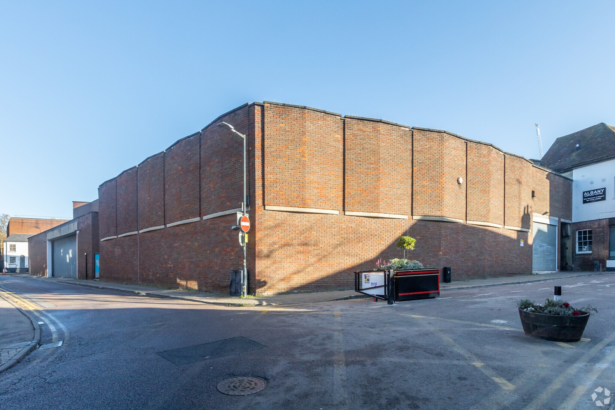 5-13 Spencer St, St Albans for sale Primary Photo- Image 1 of 1