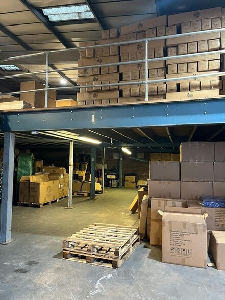 Brindley Rd, St Helens to rent - Building Photo - Image 3 of 5