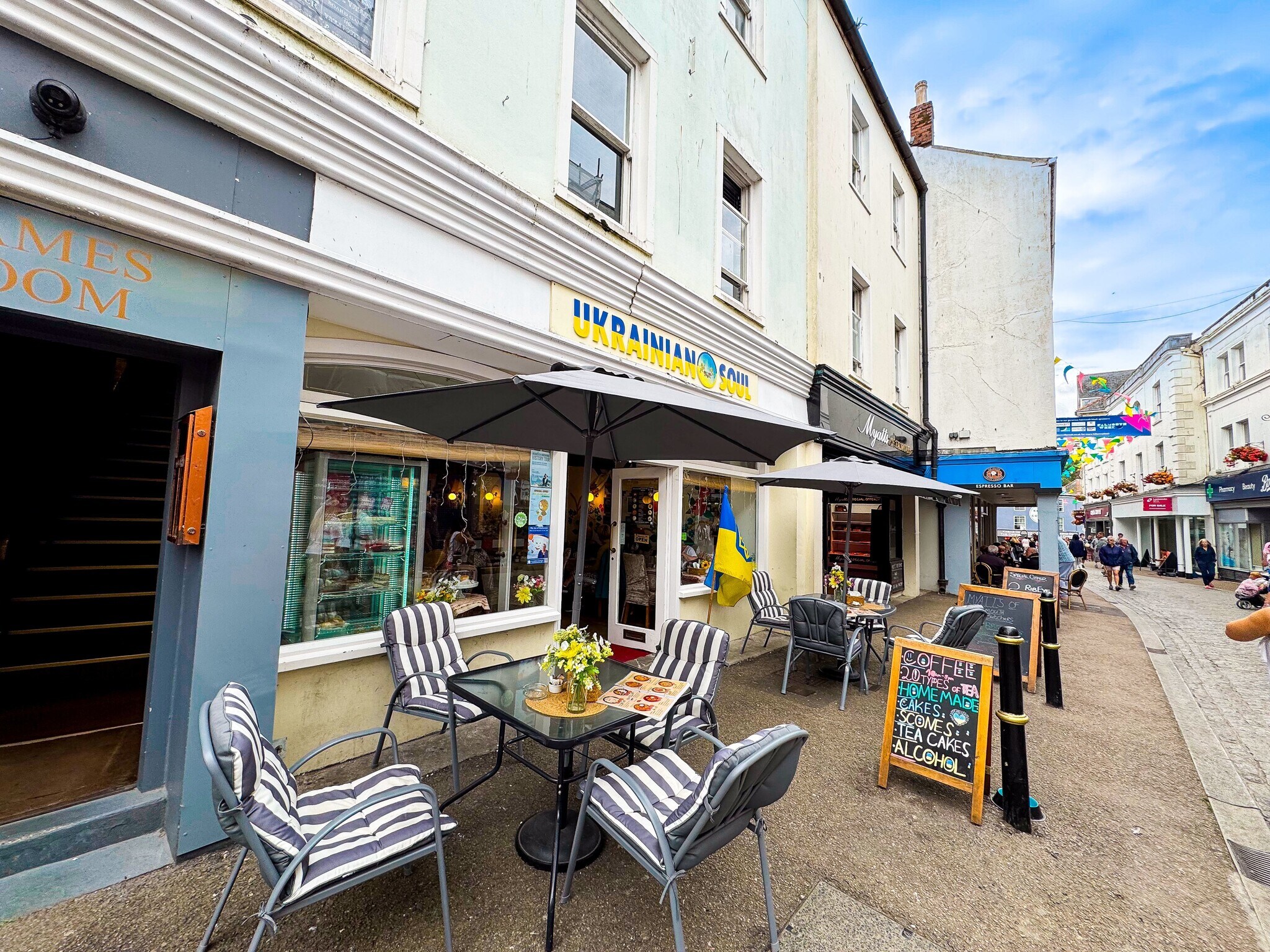 12 Market St, Falmouth to rent Building Photo- Image 1 of 4