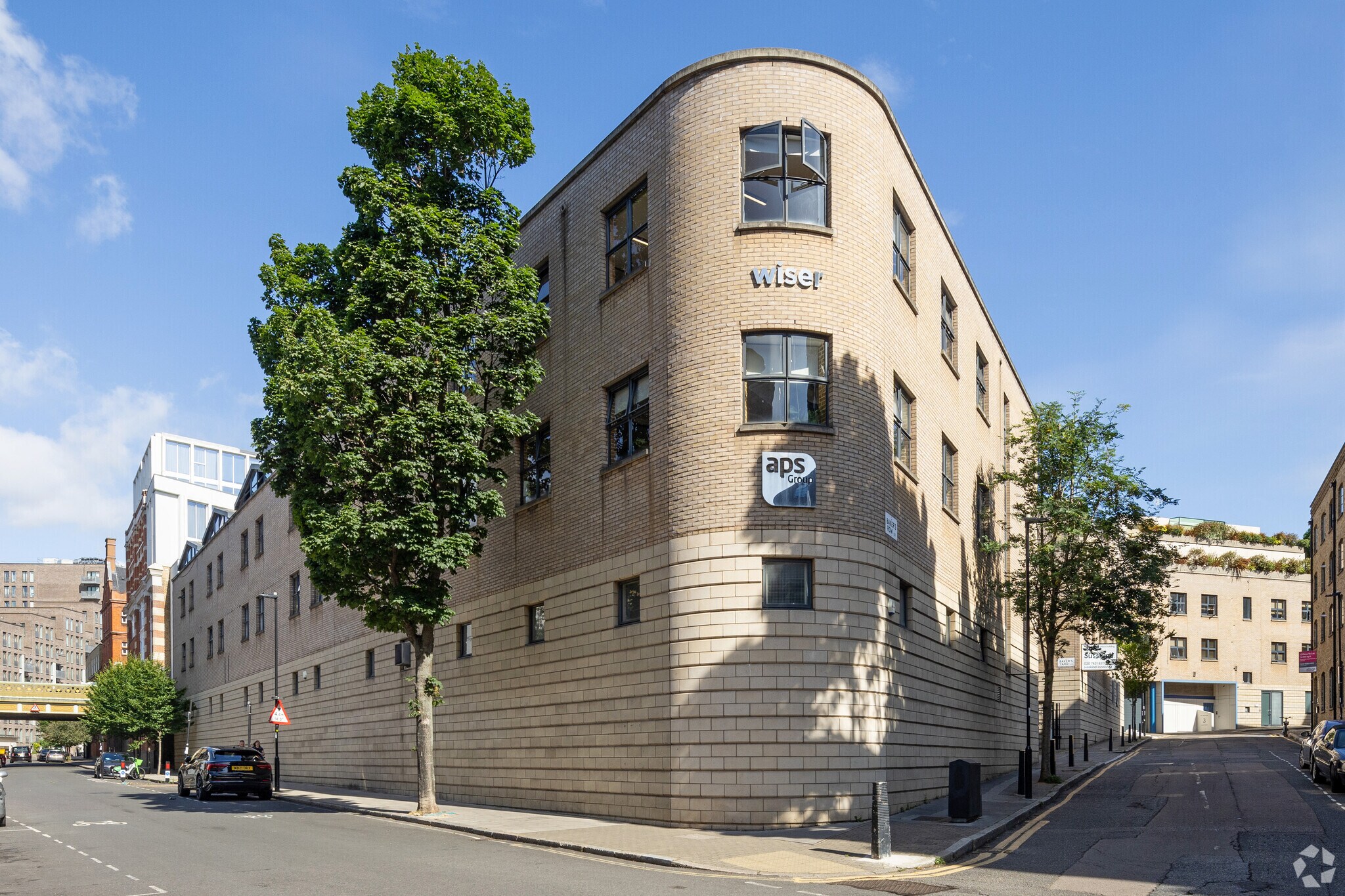 1-2 Bakers Yard, London for sale Primary Photo- Image 1 of 1