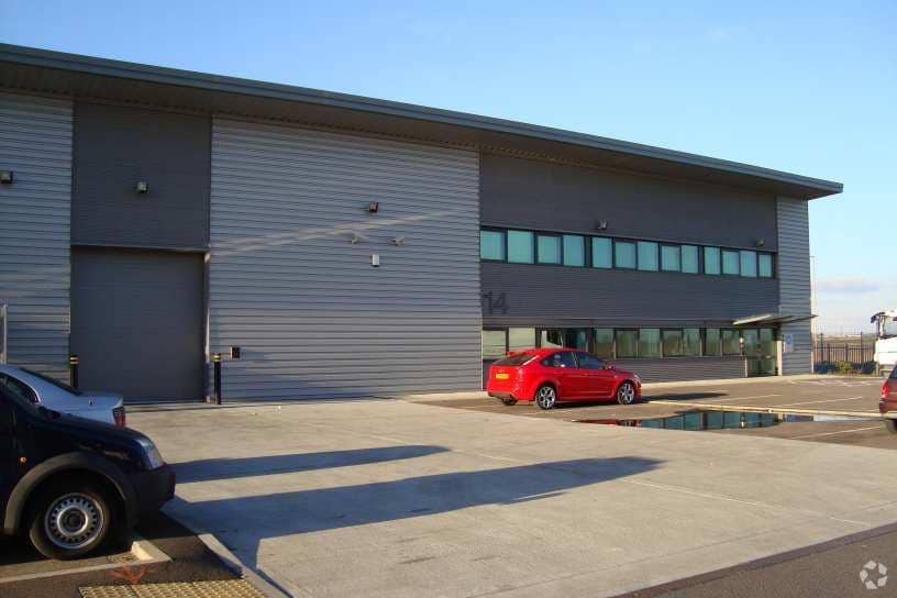 Ferry Ln, Rainham to rent - Building Photo - Image 2 of 6
