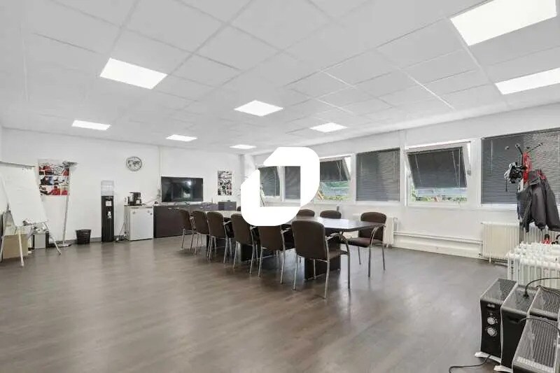 Industrial in Le Blanc-Mesnil to rent Interior Photo- Image 1 of 17