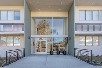 1429 Thousand Oaks Blvd, Thousand Oaks, CA for rent Building Photo- Image 1 of 15