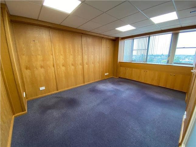 90-92 Butt Rd, Colchester to rent - Interior Photo - Image 3 of 14