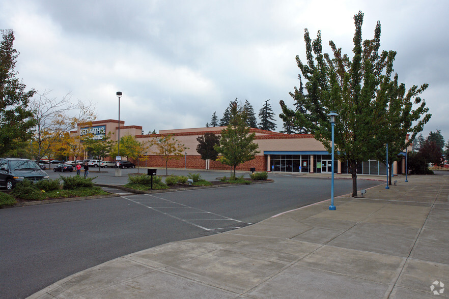 16800-16940 SW 72nd Ave, Tigard, OR for rent - Building Photo - Image 2 of 5