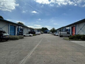 Parkhall Rd, Stoke On Trent to rent Building Photo- Image 2 of 7