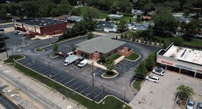 2030 E Grand Ave, Lindenhurst, IL for rent Building Photo- Image 1 of 7