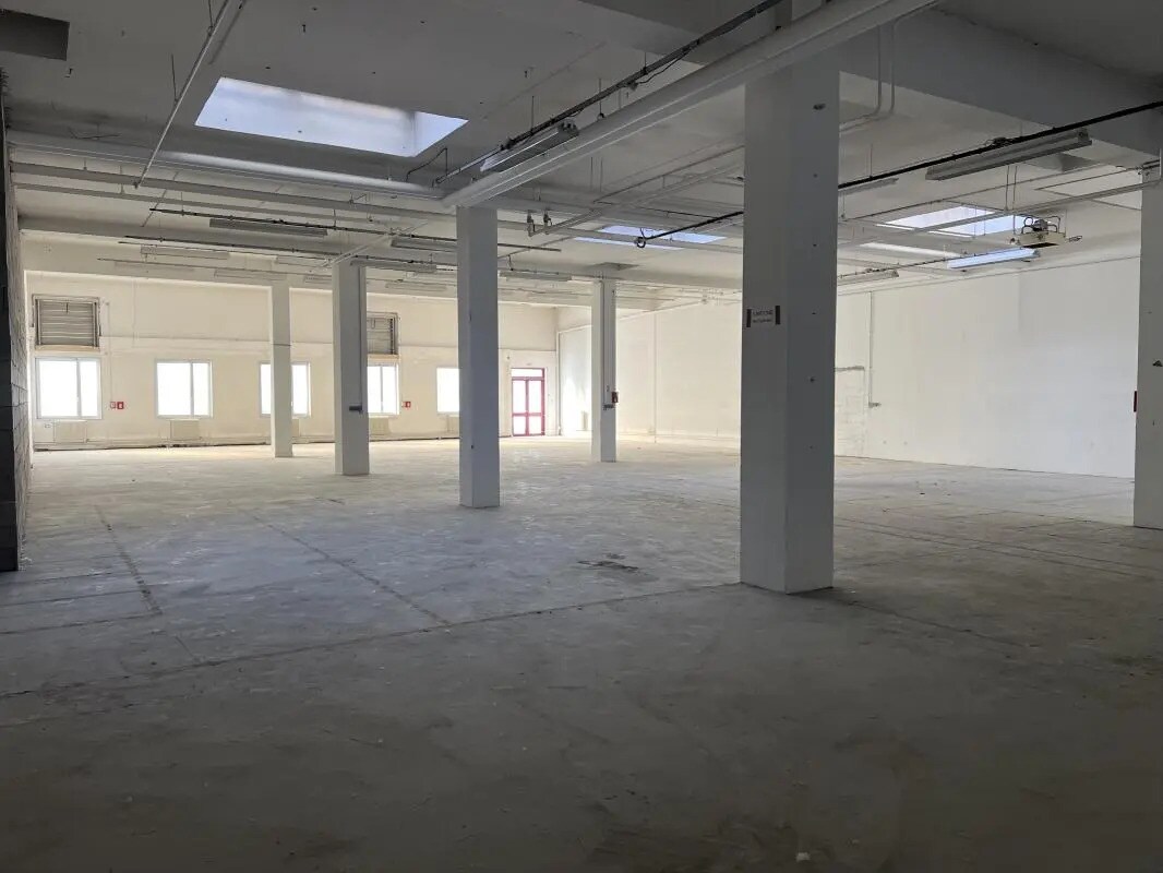 Light Industrial in Villepinte for sale Interior Photo- Image 1 of 14