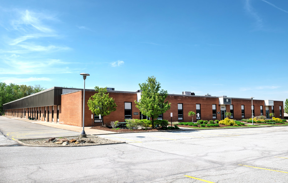 23500 Mercantile Rd, Beachwood, OH for rent - Building Photo - Image 1 of 1