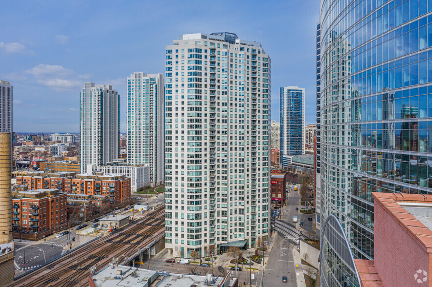 300 N Canal St, Chicago, IL for sale - Building Photo - Image 1 of 1