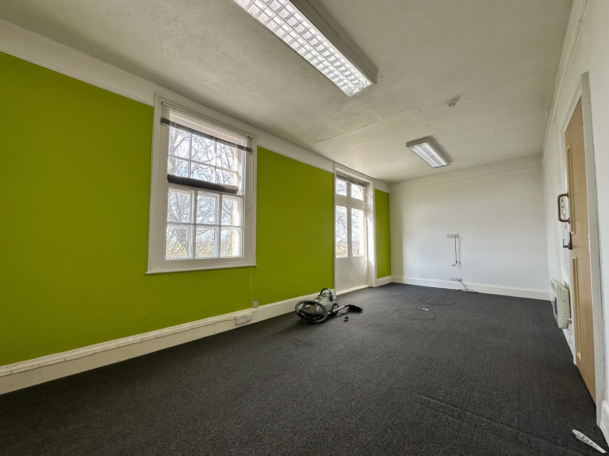 School Gdns, Shrewsbury to rent Interior Photo- Image 1 of 2