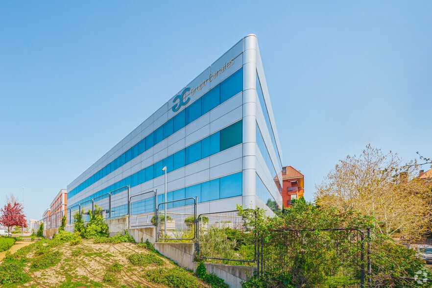 Calle Castillo de Turégano, 3, Las Rozas de Madrid, Madrid to rent - Building Photo - Image 3 of 7