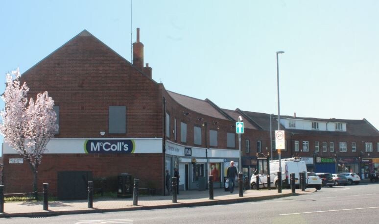 26-35 Coldcotes Circ, Leeds for sale Primary Photo- Image 1 of 1