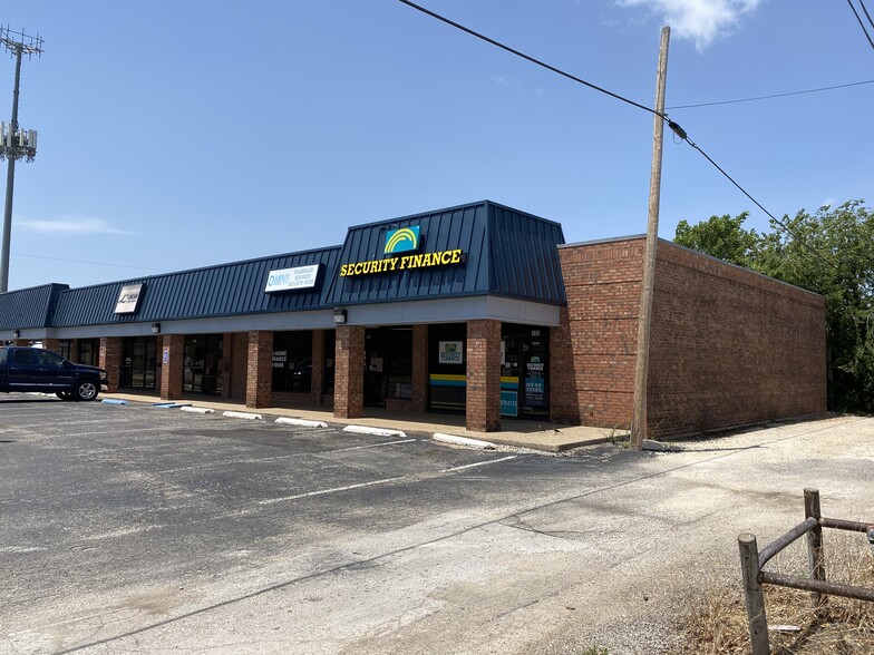 174 S Willis St, Abilene, TX for rent - Building Photo - Image 1 of 34