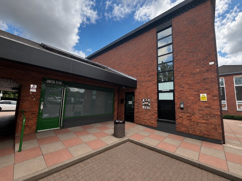 Kingsway S, Gateshead to rent - Building Photo - Image 2 of 13