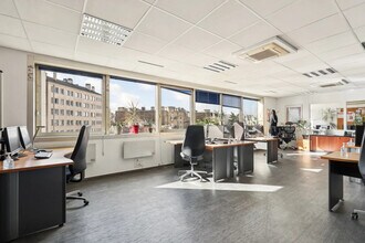 Office in Paris for sale Interior Photo- Image 1 of 6