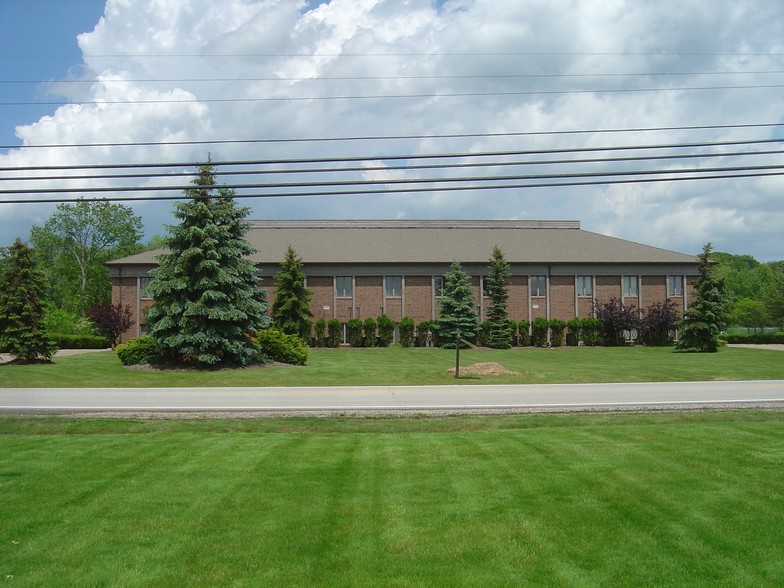 30505 Bainbridge Rd, Solon, OH for rent - Building Photo - Image 1 of 5