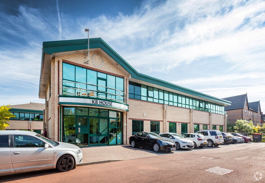 4 Scott Dr, Altrincham for sale - Primary Photo - Image 1 of 1