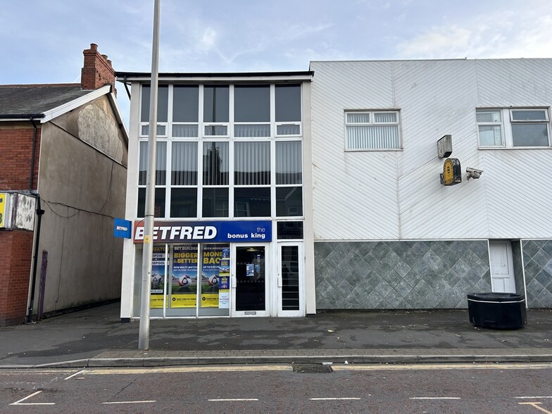 83-83A Highfield Rd, Blackpool for rent - Building Photo - Image 2 of 4