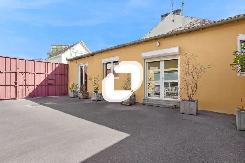 Office in Nanterre to rent - Building Photo - Image 2 of 13