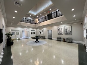 700 Parker Sq, Flower Mound, TX for rent Interior Photo- Image 1 of 8