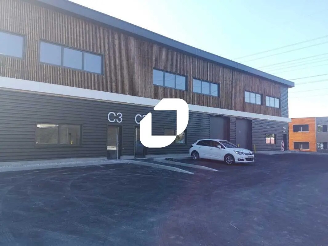 Light Industrial in Cormeilles-en-Parisis to rent Building Photo- Image 1 of 7