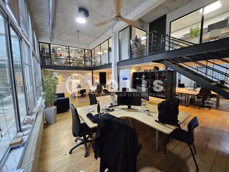 Office in Malakoff to rent - Building Photo - Image 1 of 23