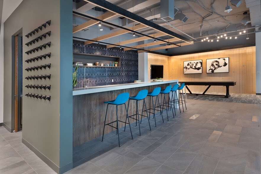 8401 Greensboro Dr, McLean, VA to rent - Interior Photo - Image 2 of 13