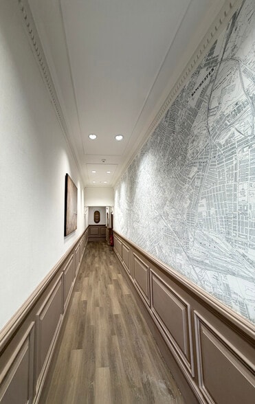 10-12A St Anns Sq, Manchester for sale - Building Photo - Image 2 of 8