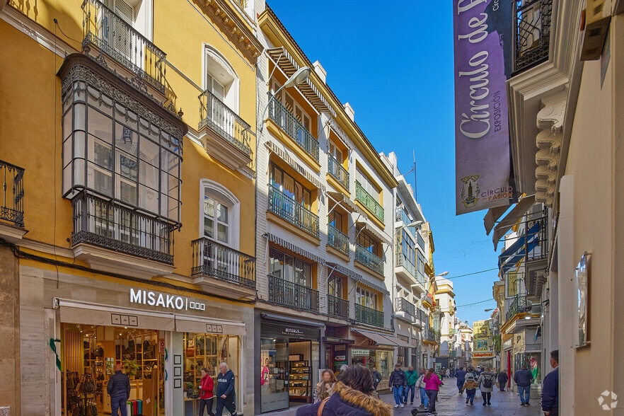Calle Sierpes, 48, Seville, Sevilla to rent - Building Photo - Image 2 of 9