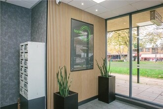 The Paddock, Wilmslow to rent Building Photo- Image 2 of 4