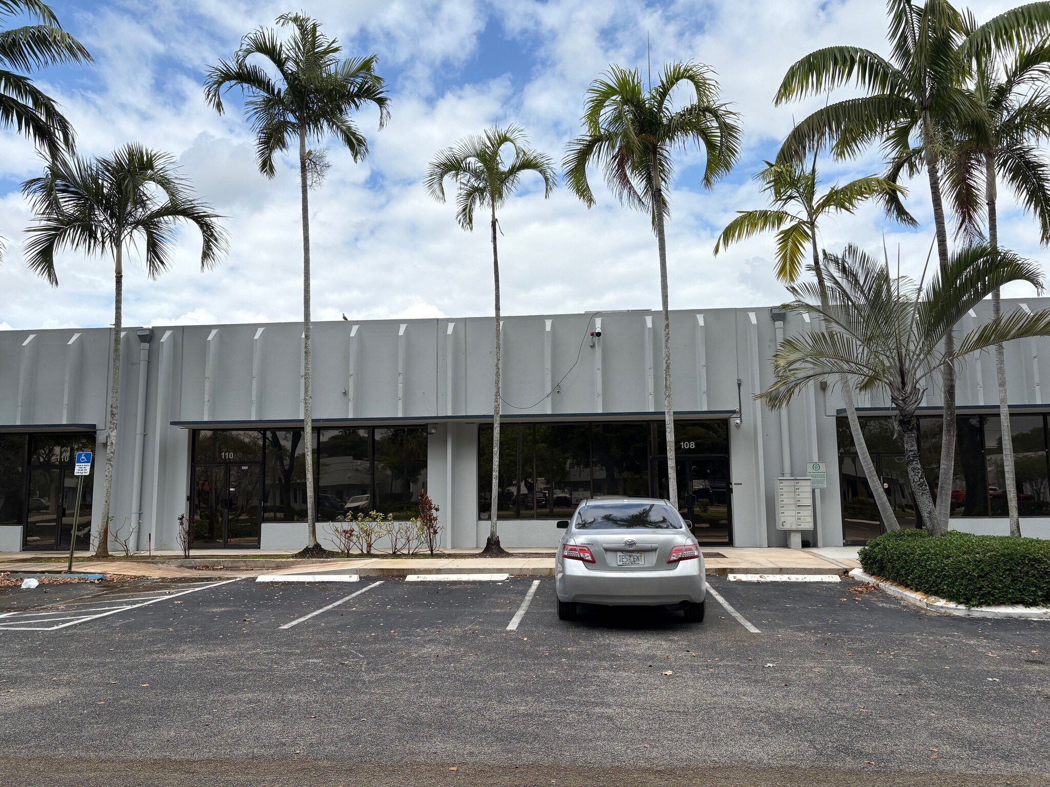 2099-2101 W Atlantic Blvd, Pompano Beach, FL to rent Building Photo- Image 1 of 27