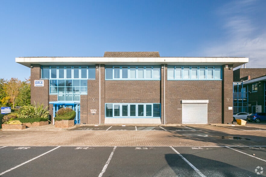 Mark Rd, Hemel Hempstead to rent - Building Photo - Image 2 of 3