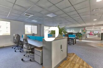 Office in Évry-Courcouronnes to rent Interior Photo- Image 2 of 5