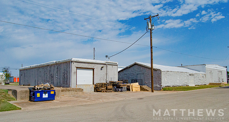 201 W Smith St, Cleburne, TX for sale - Building Photo - Image 2 of 3