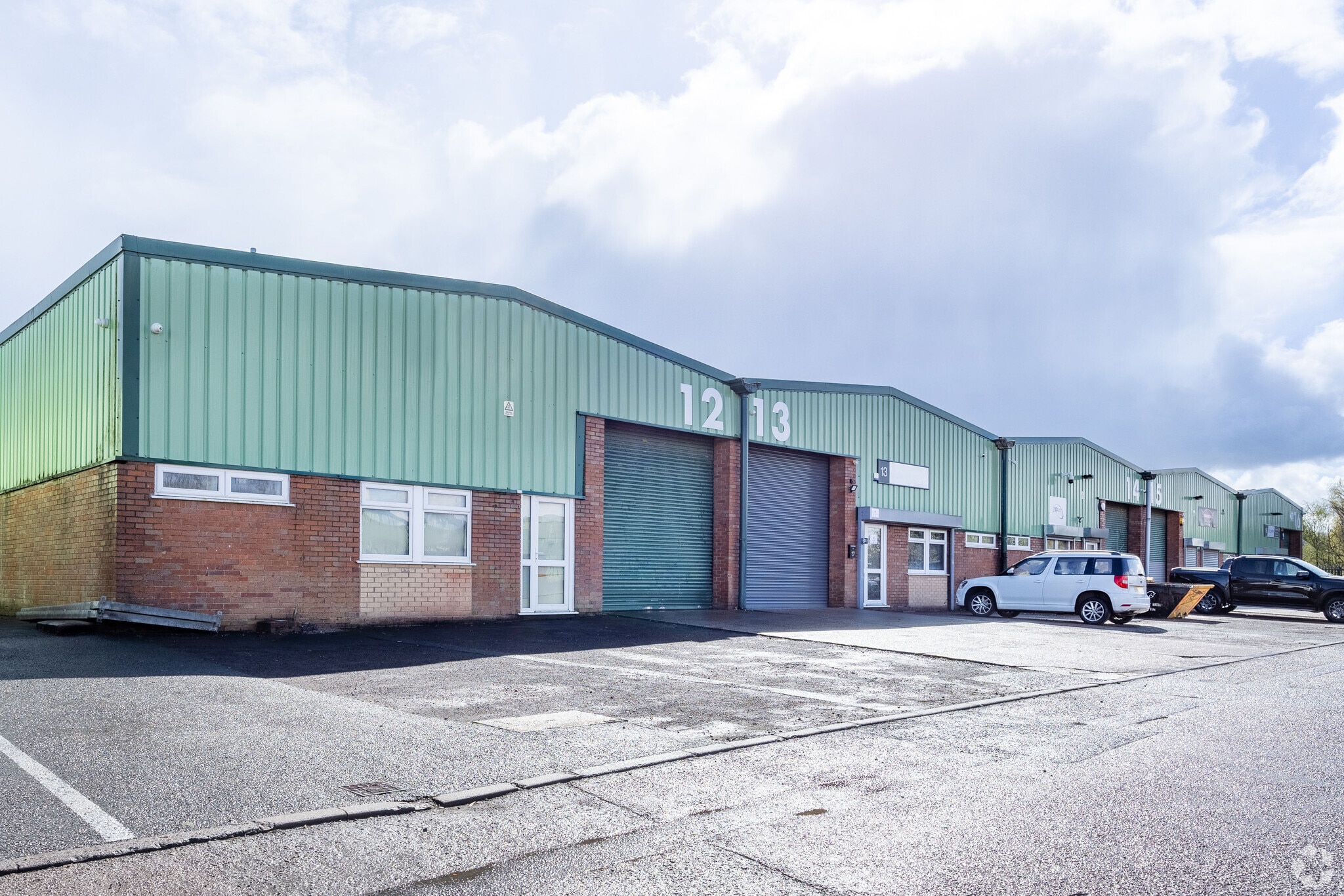 Saltbrook Rd, Halesowen to rent Primary Photo- Image 1 of 7
