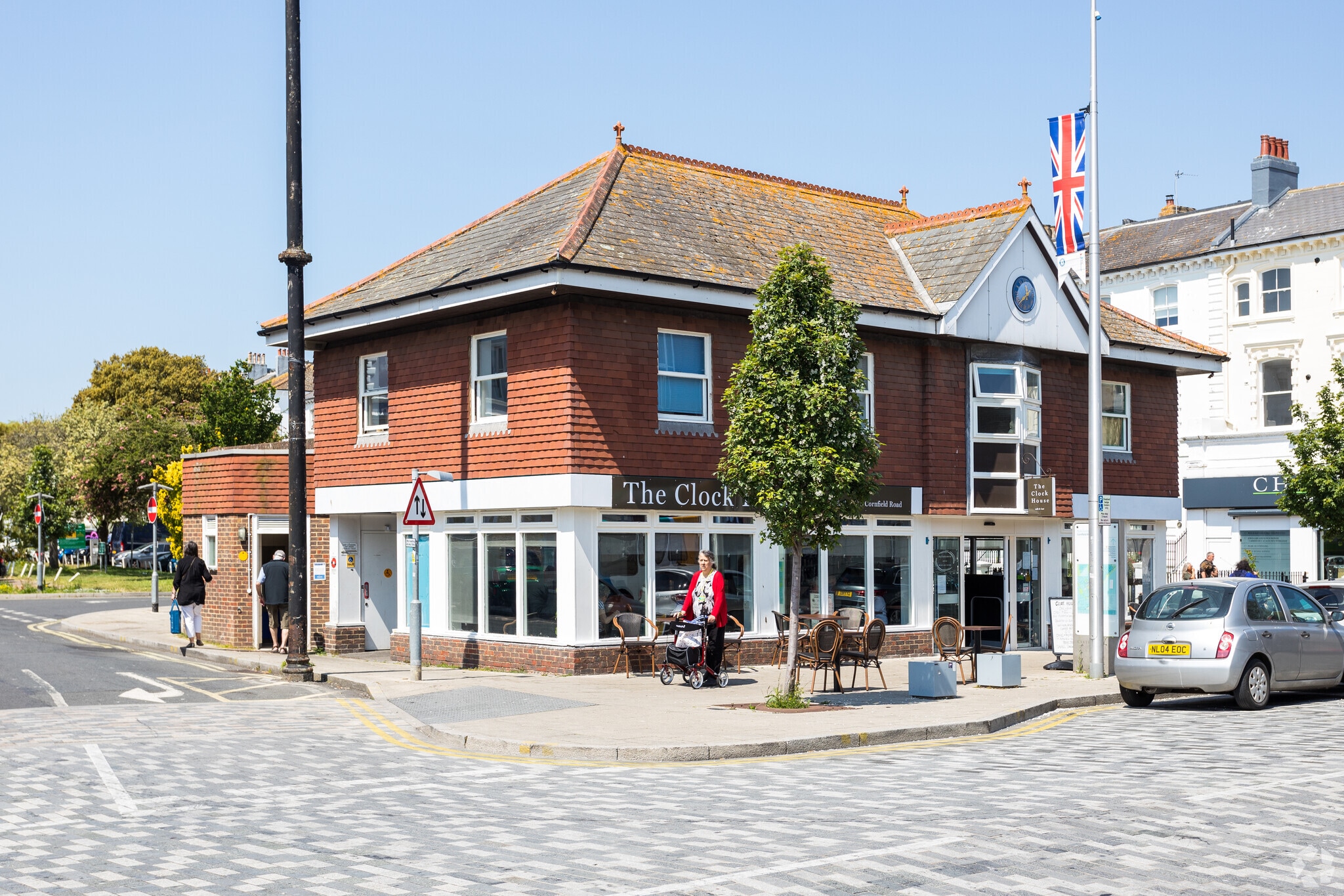 3 Cornfield Rd, Eastbourne to rent Primary Photo- Image 1 of 3