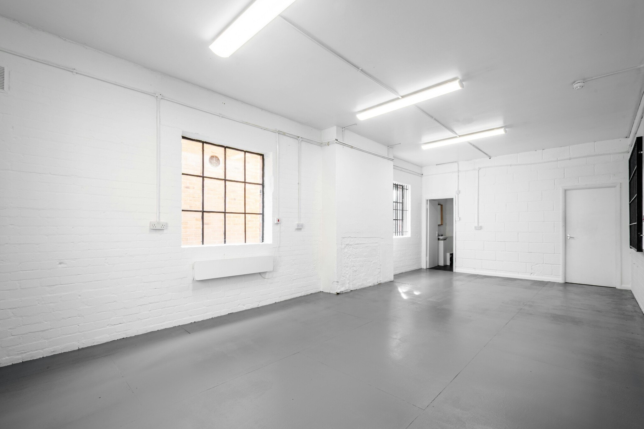 160-162 Brick Ln, London to rent Interior Photo- Image 1 of 7
