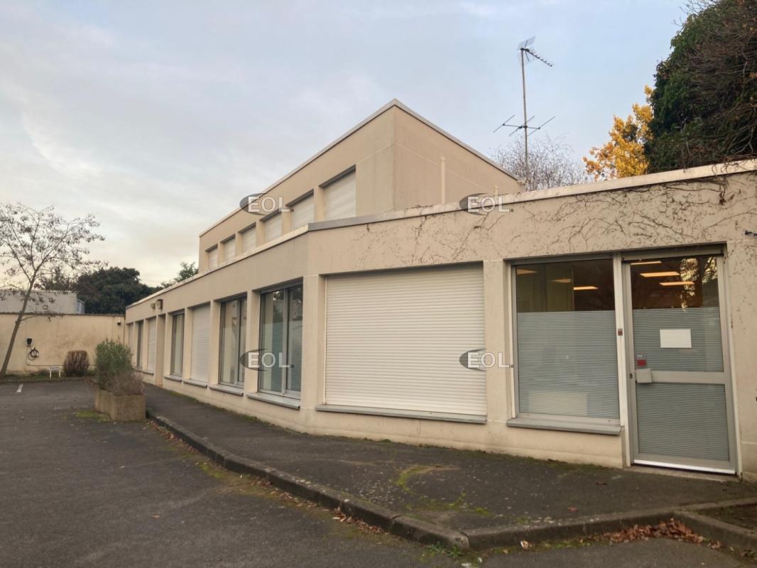 Office in Saint-Maur-des-Fossés for sale Building Photo- Image 1 of 6