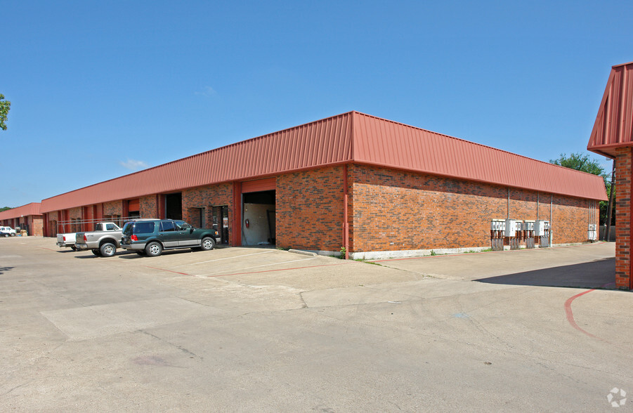 3211 S Peachtree Rd, Balch Springs, TX for rent - Building Photo - Image 1 of 2