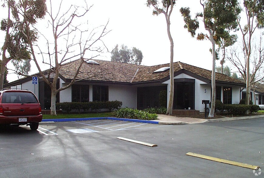 3151 Airway Ave, Costa Mesa, CA for rent - Building Photo - Image 3 of 4