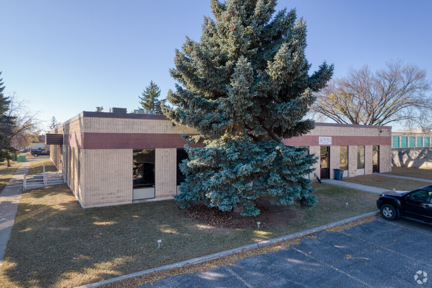 4303 11th St SE, Calgary, AB for sale - Building Photo - Image 2 of 6